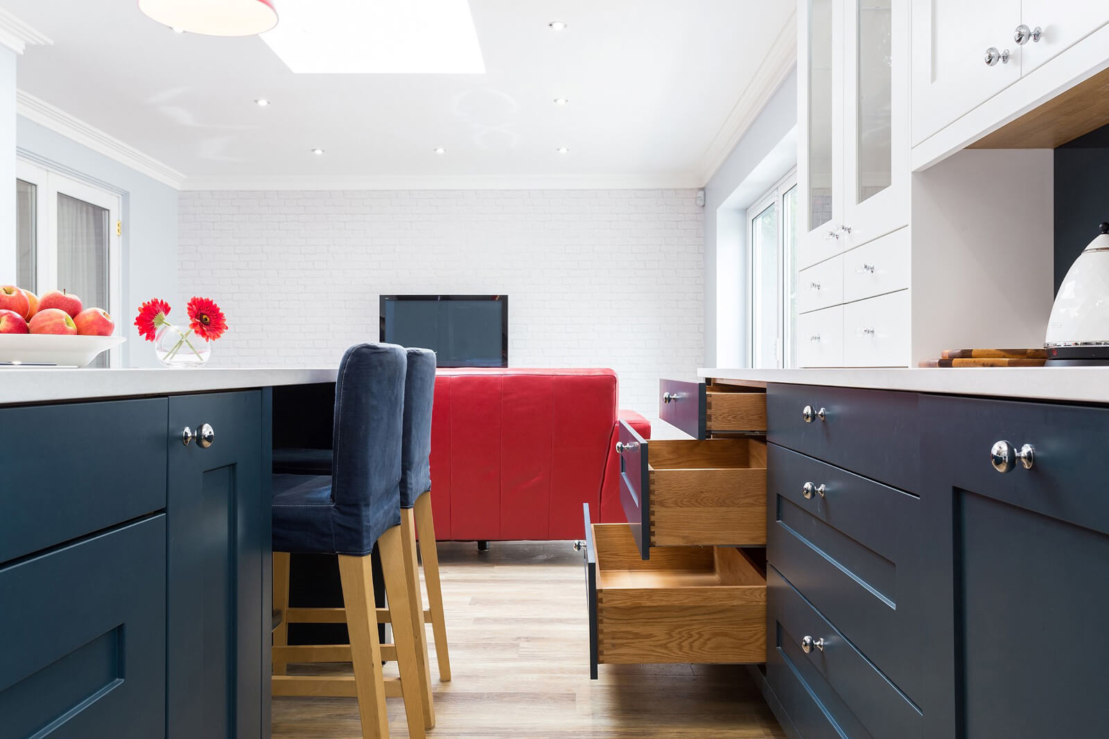 C&C kitchens Hertfordshire - Fitzroy painted shaker in Chalk and Harforth Blue.