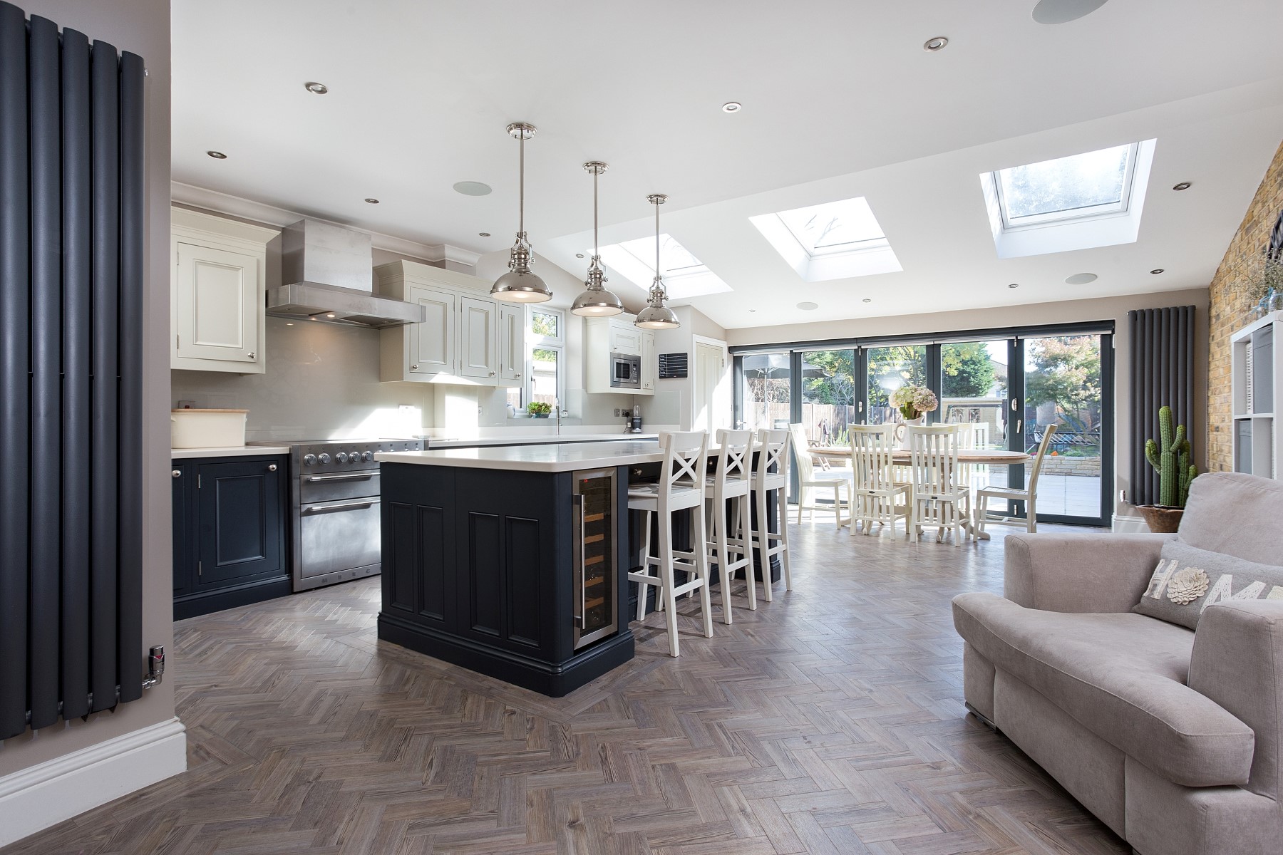 C&C kitchens Hertfordshire - Half Pencil & Scalloped in Charcoal & Almond