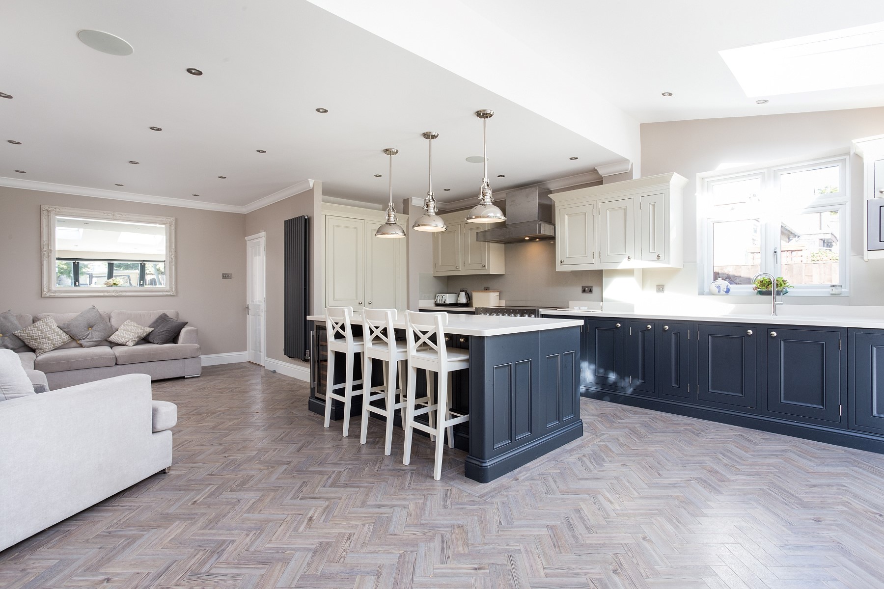 C&C kitchens Hertfordshire - Half Pencil & Scalloped in Charcoal & Almond