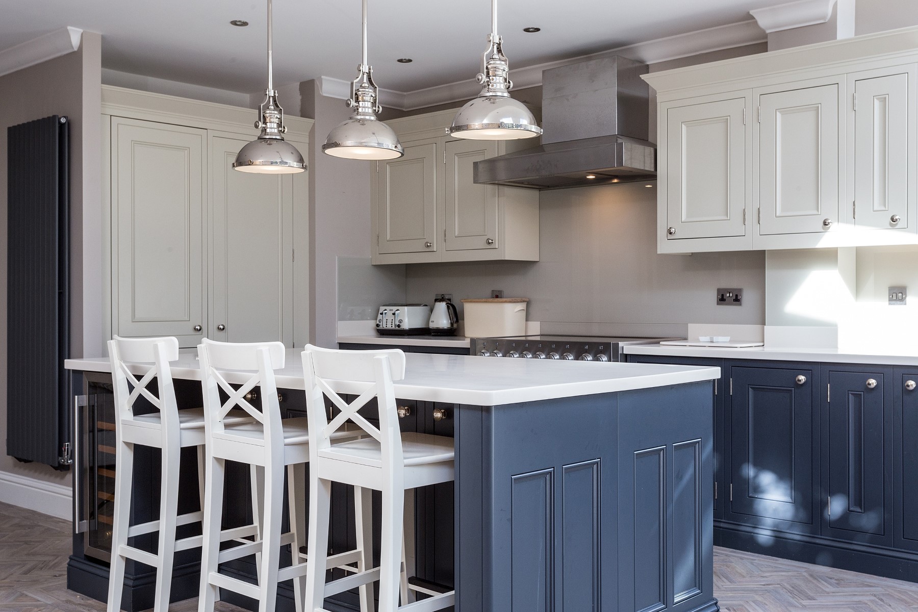 C&C kitchens Hertfordshire - Half Pencil & Scalloped in Charcoal & Almond