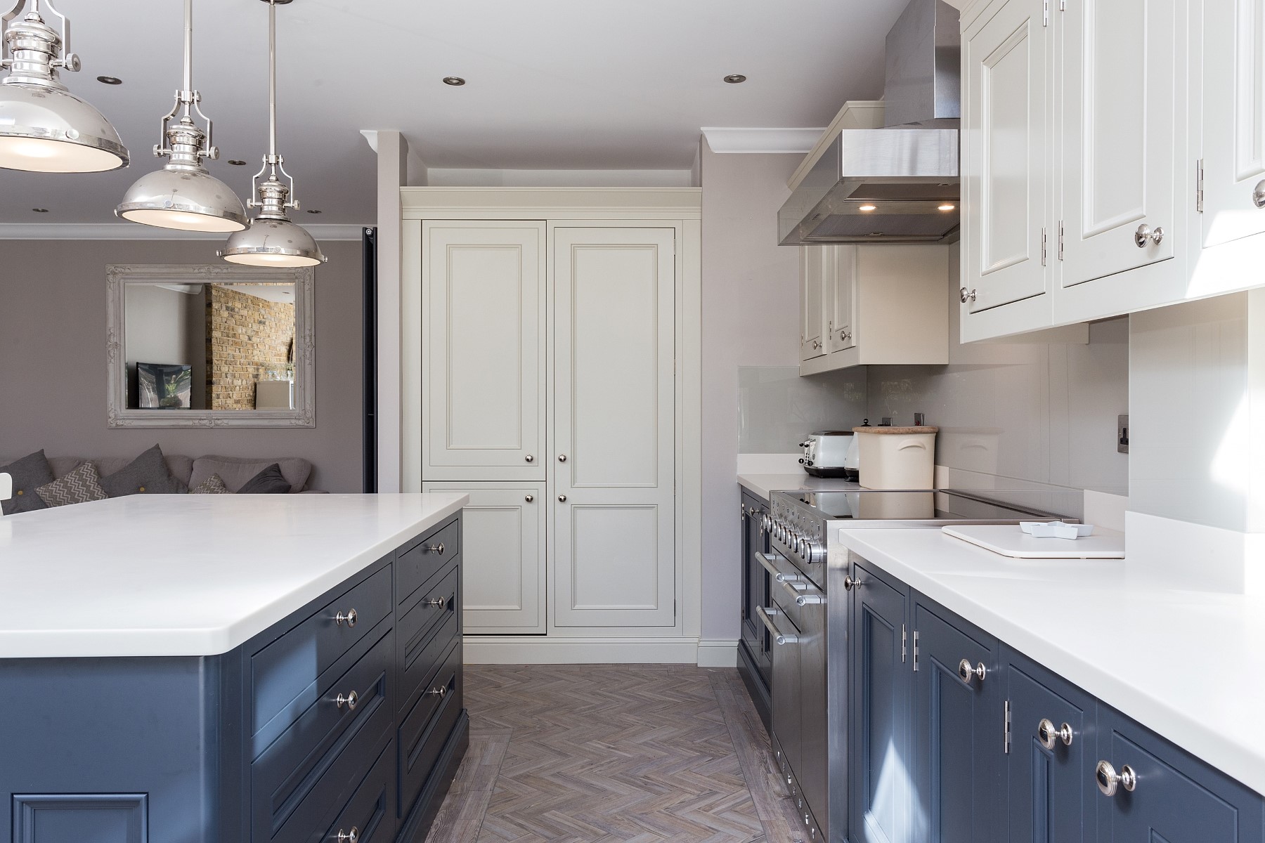 C&C kitchens Hertfordshire - Half Pencil & Scalloped in Charcoal & Almond