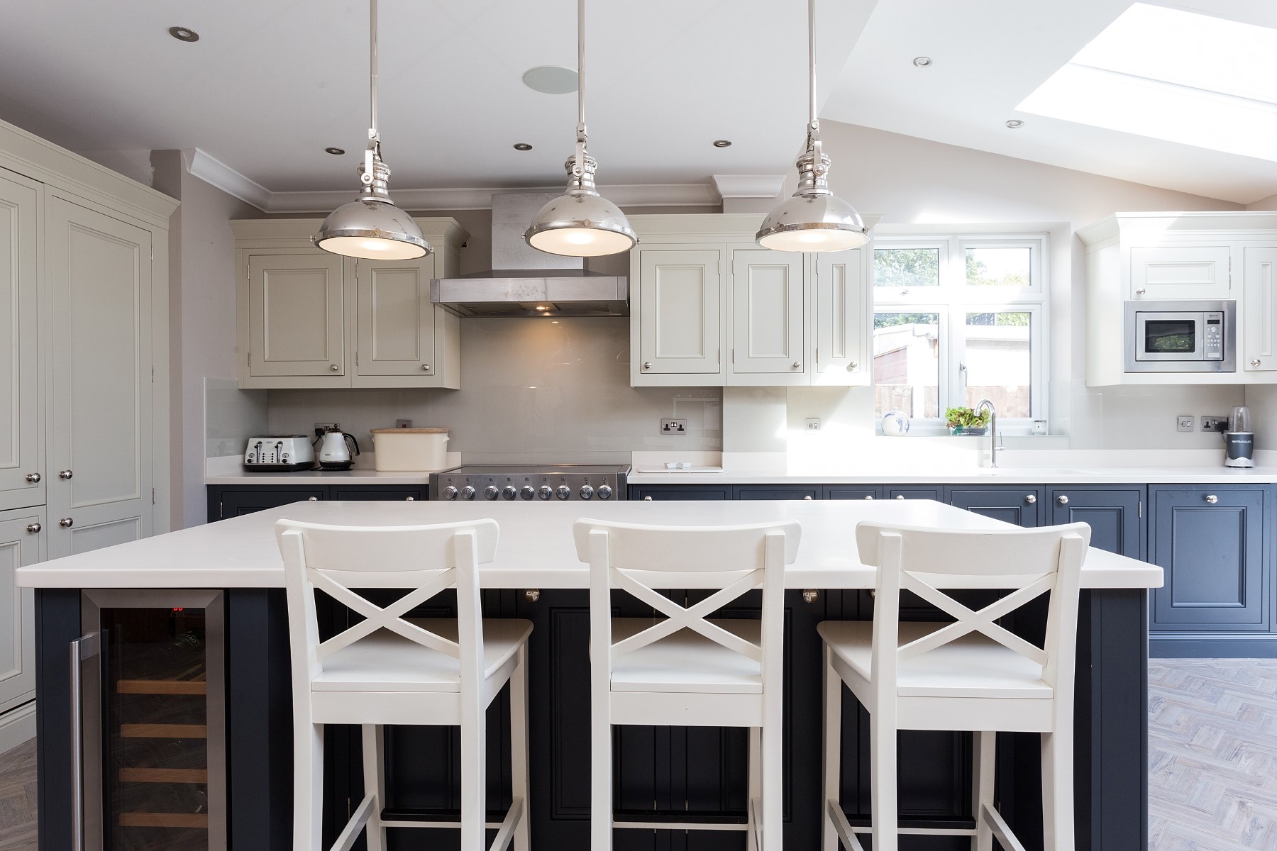 C&C kitchens Hertfordshire - Half Pencil & Scalloped in Charcoal & Almond