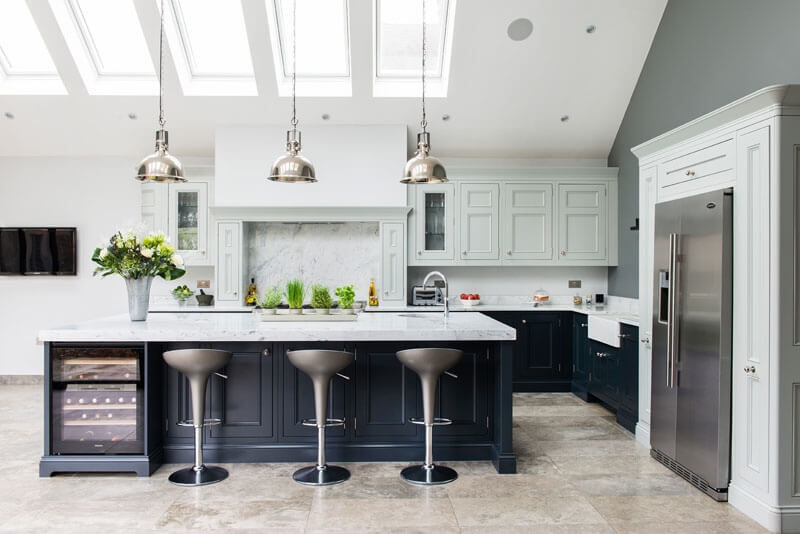 C&C kitchens Hertfordshire - Half pencil & scalloped in charcoal & partridge grey